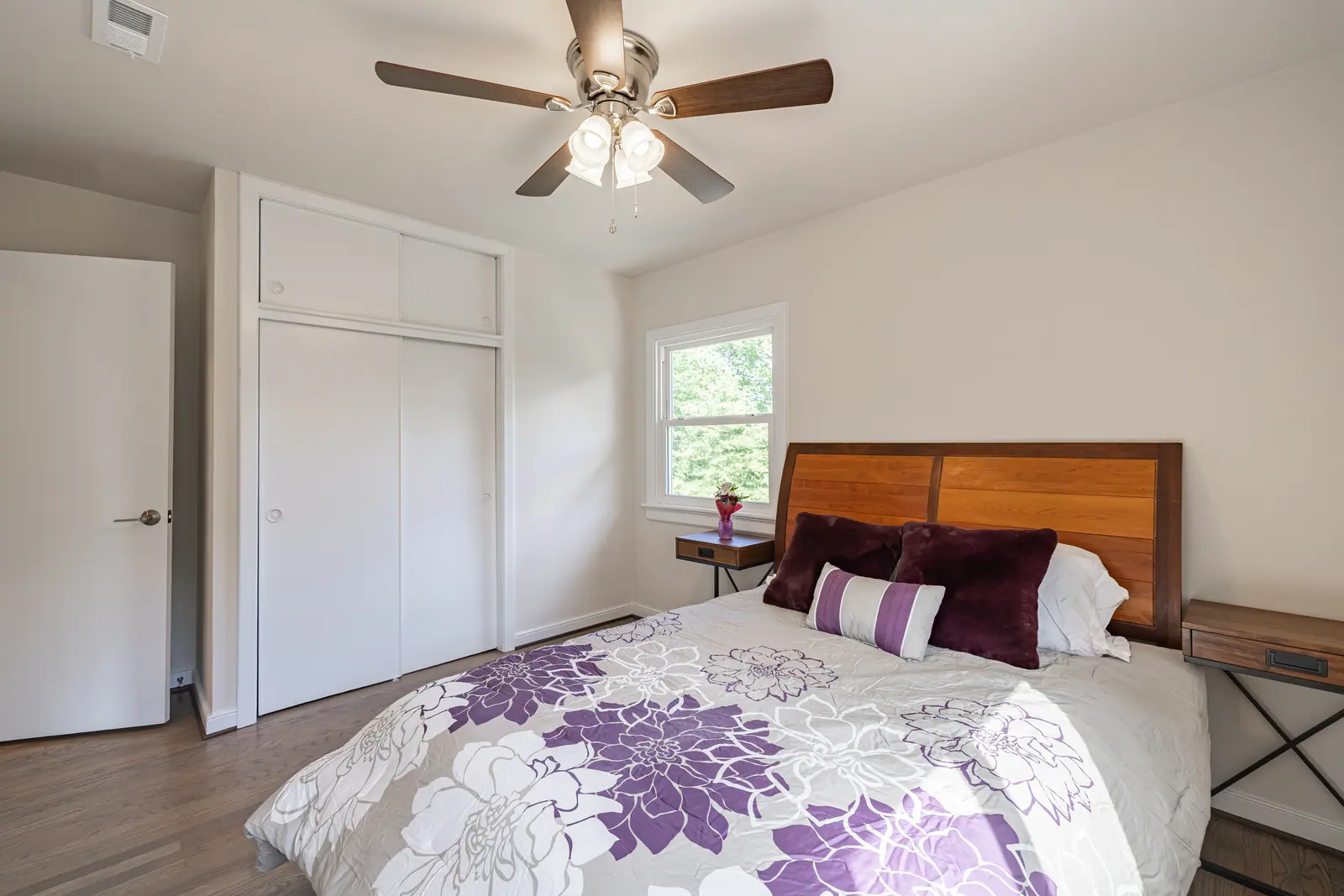8006 Anoka Rd — bedroom with closet