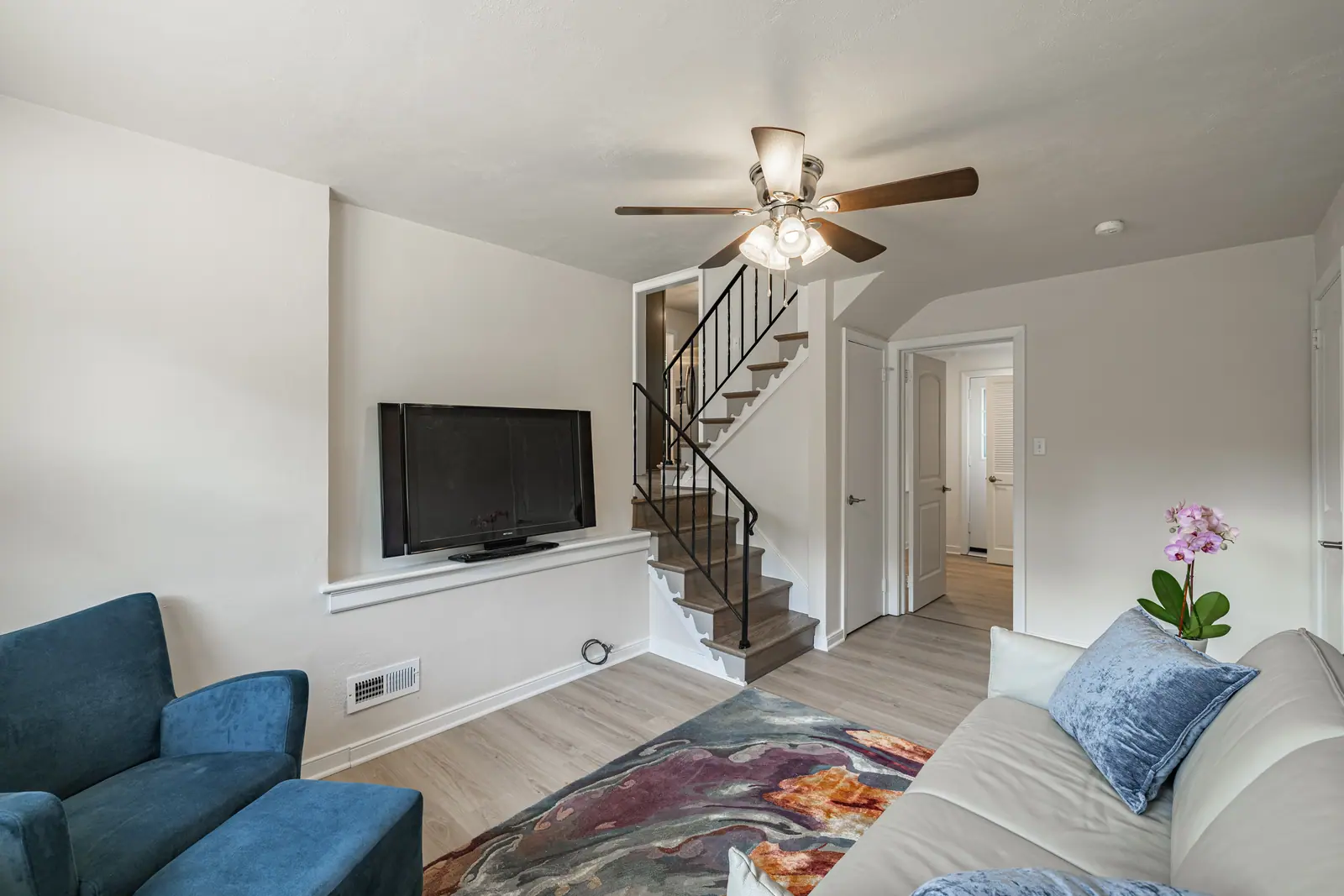 8006 Anoka Rd — den / family room
