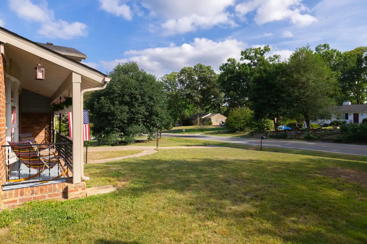 8006 Anoka Rd — front yard