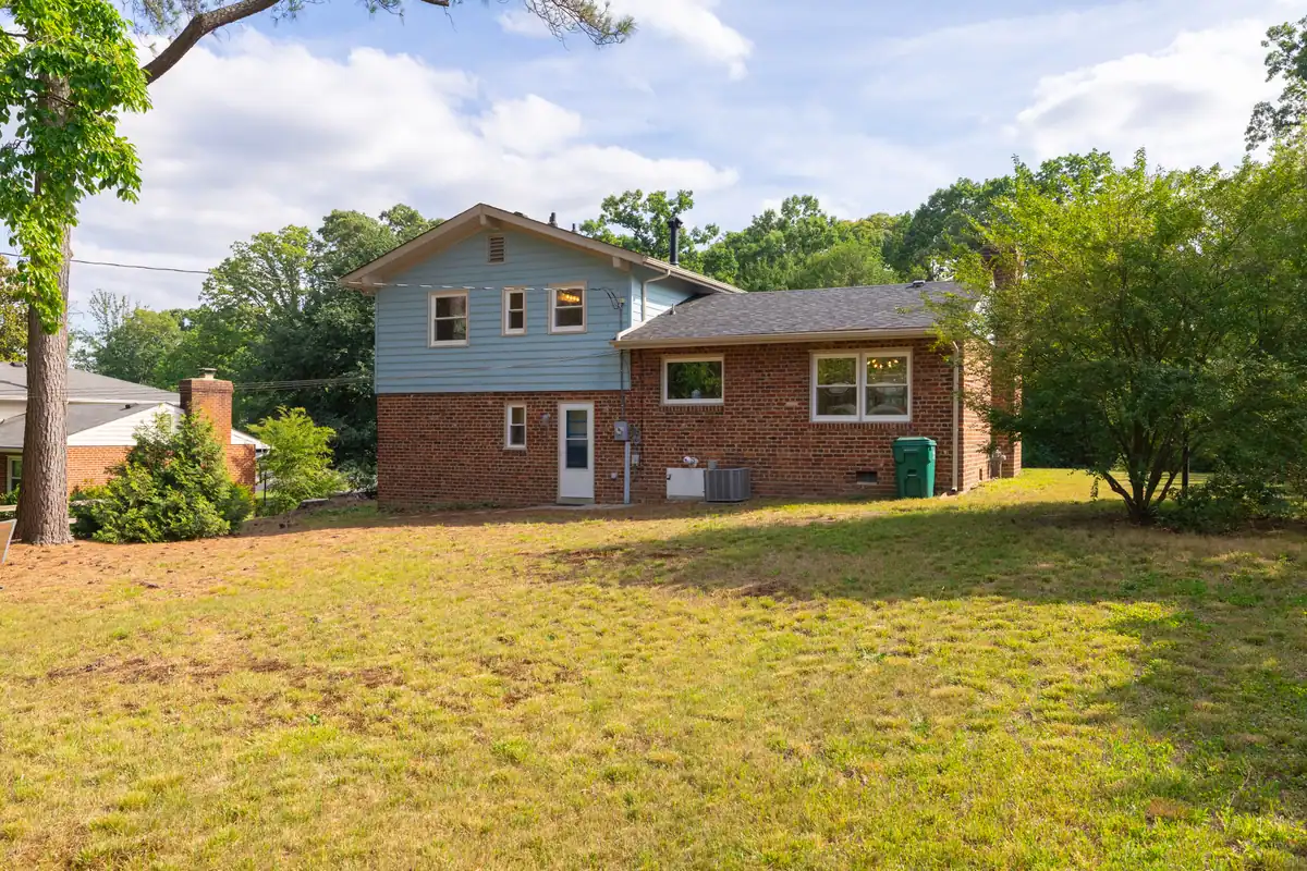 8006 Anoka Rd — rear exterior
